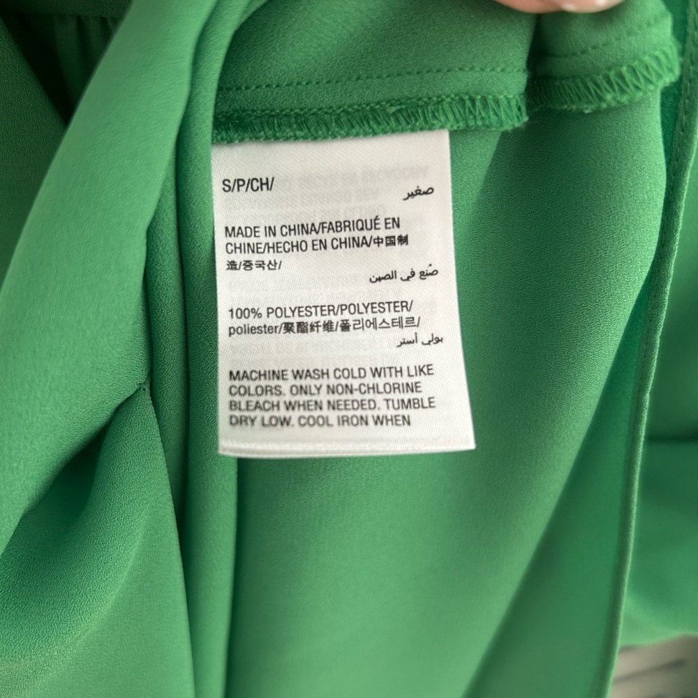 INC. Kelly Green v--Neck  Bubble Blouse Size Small - Picture 4 of 4